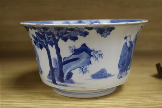 A Chinese blue and white bowl, Kangxi period diameter 19cm